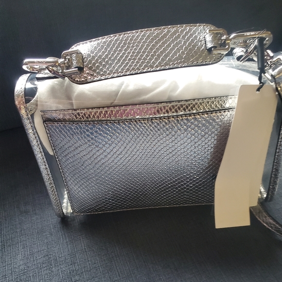 Calvin Klein The Statement Series - Picture 5 of 15